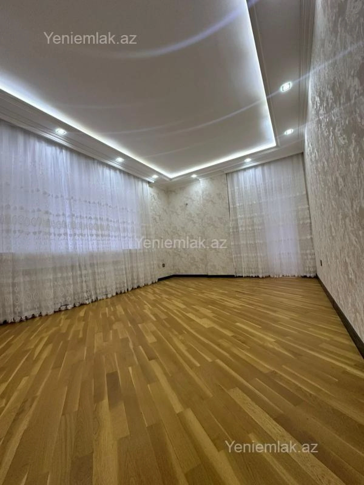 Satılır 3 otaqlı yeni tikili 125 m²