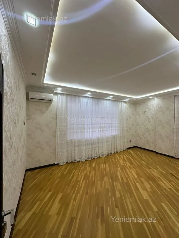 Satılır 3 otaqlı yeni tikili 125 m²