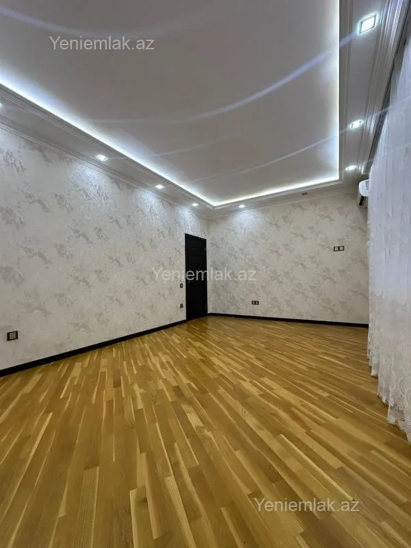 Satılır 3 otaqlı yeni tikili 125 m²