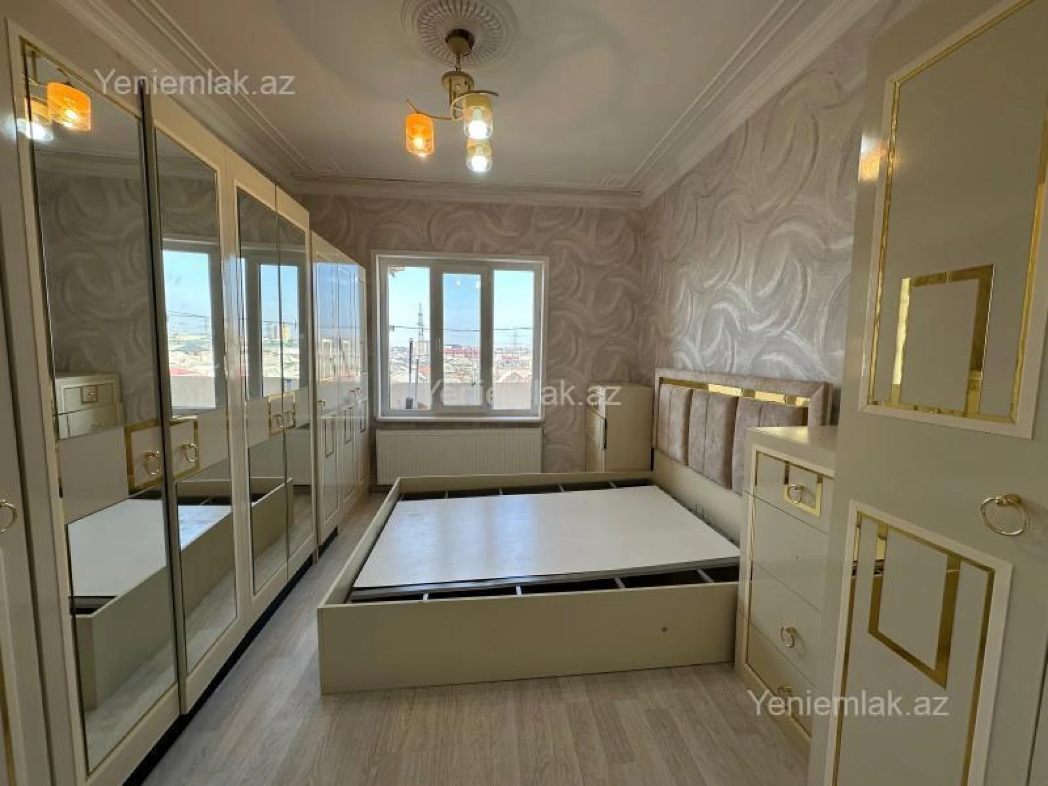 Satılır 2 otaqlı köhnə tikili 60 m²