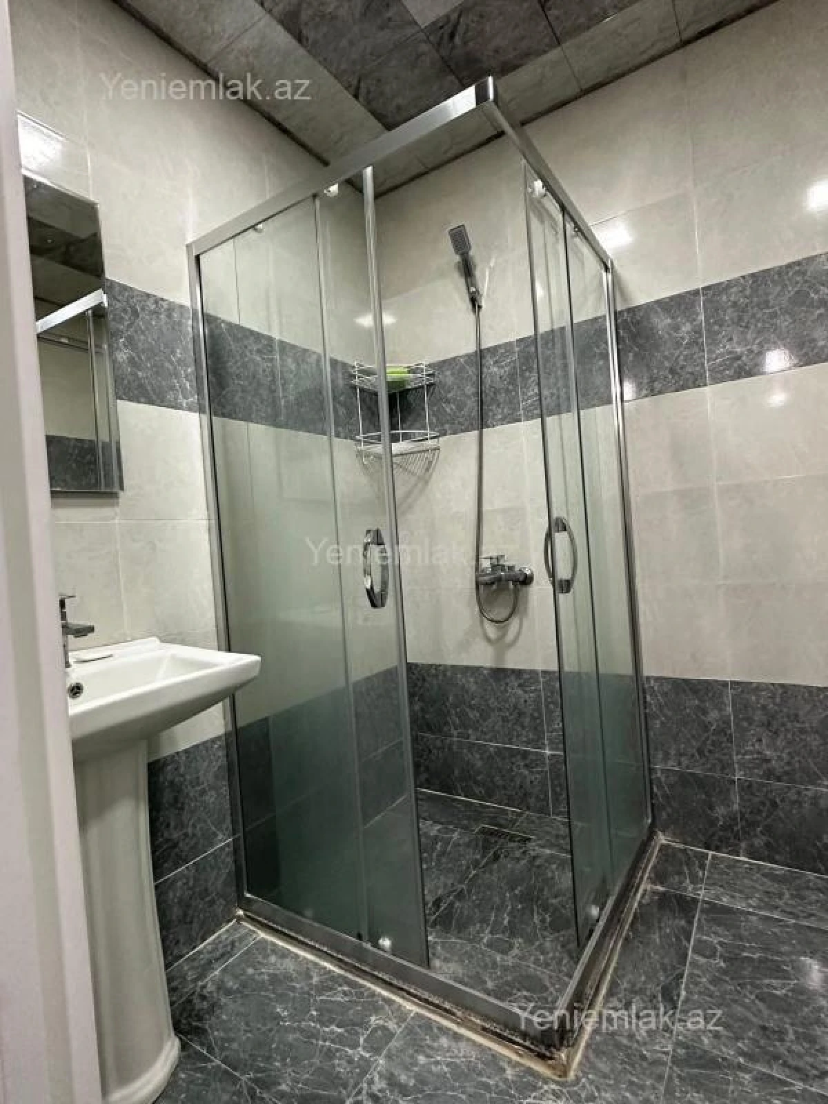 Satılır 2 otaqlı yeni tikili 82 m²