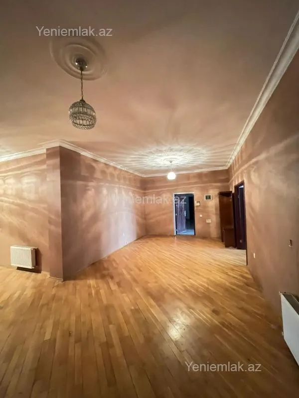 Satılır 4 otaqlı yeni tikili 200 m²