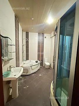 Satılır 4 otaqlı yeni tikili 200 m²