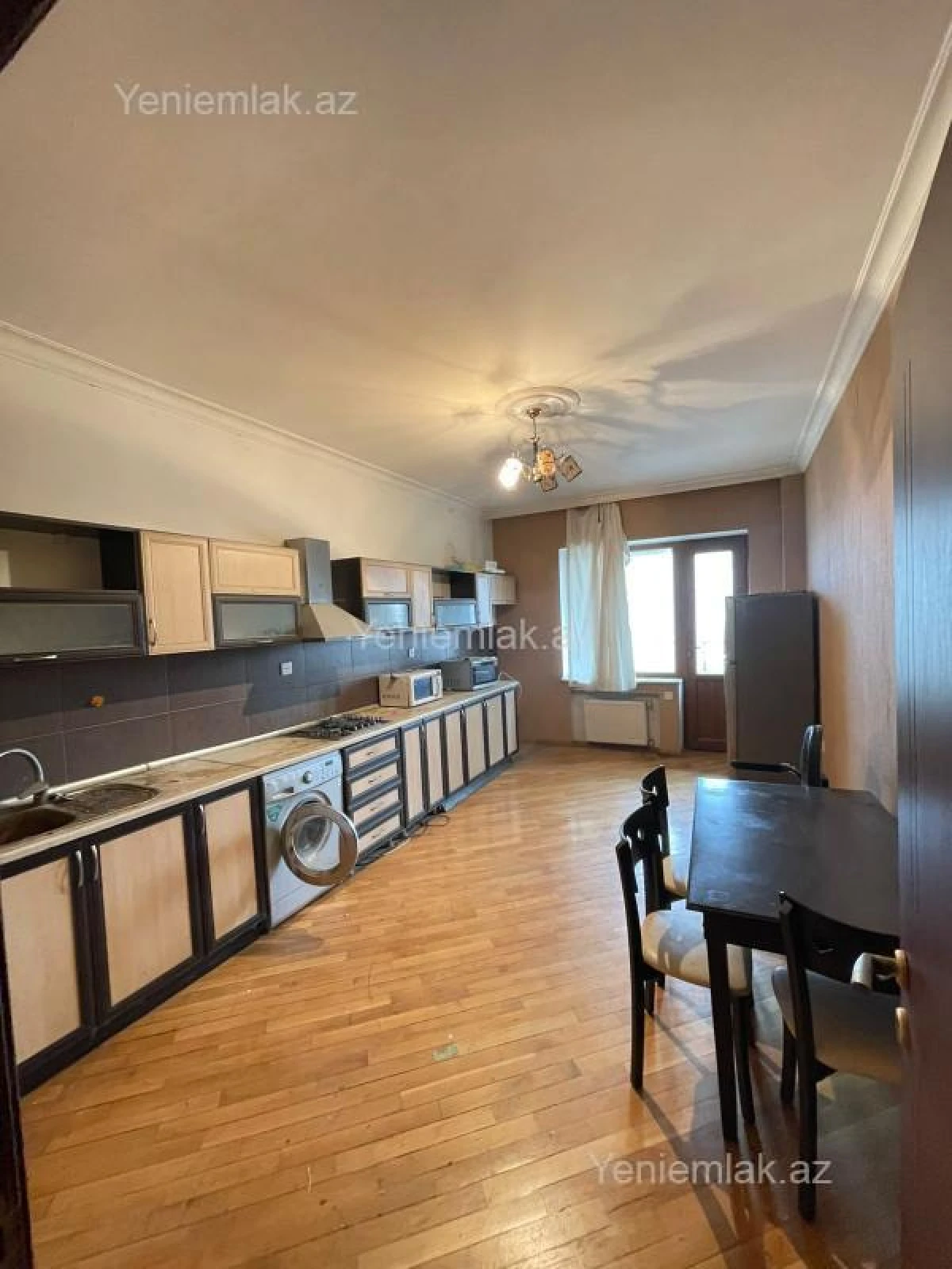 Satılır 4 otaqlı yeni tikili 200 m²