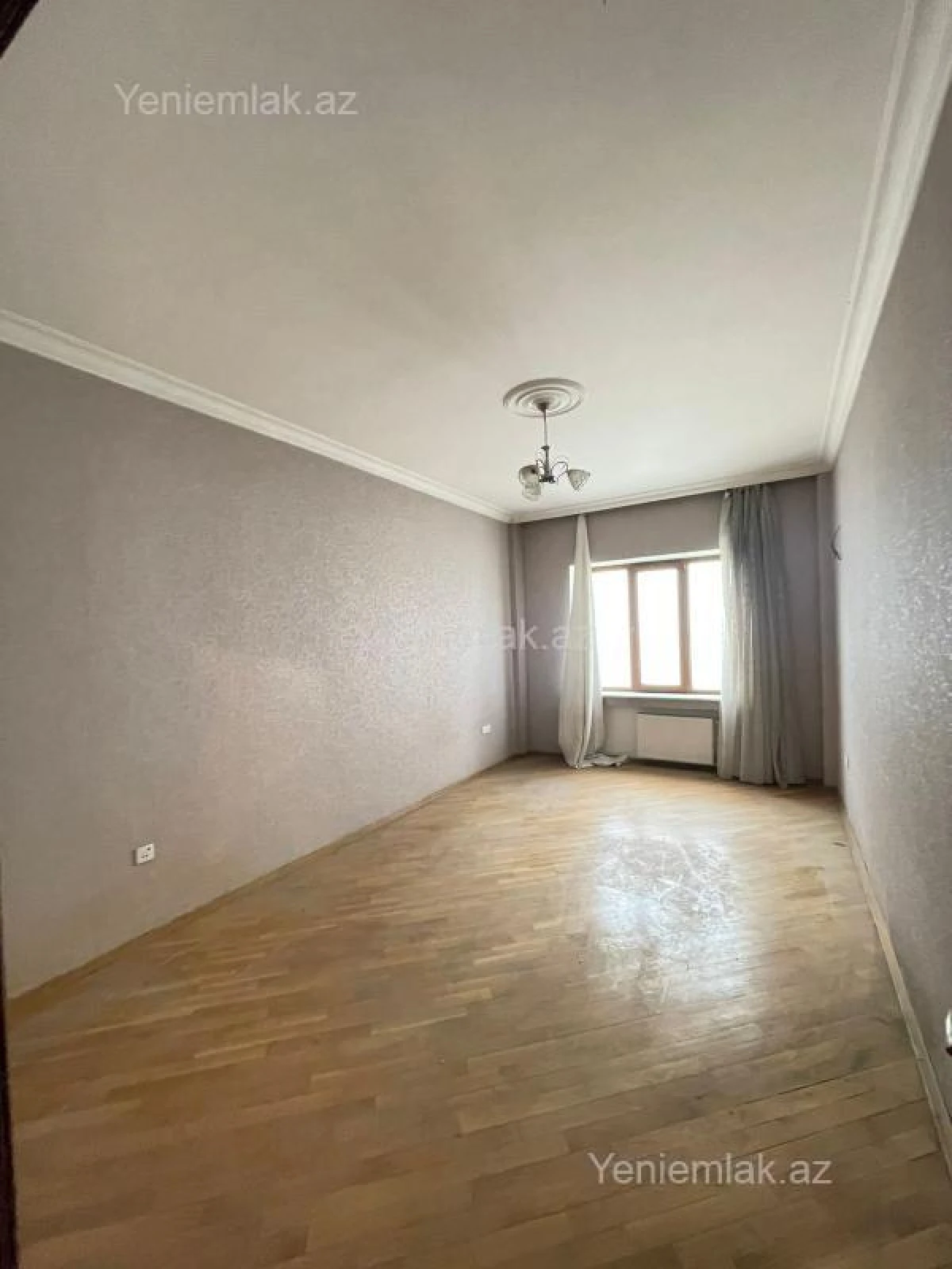 Satılır 4 otaqlı yeni tikili 200 m²