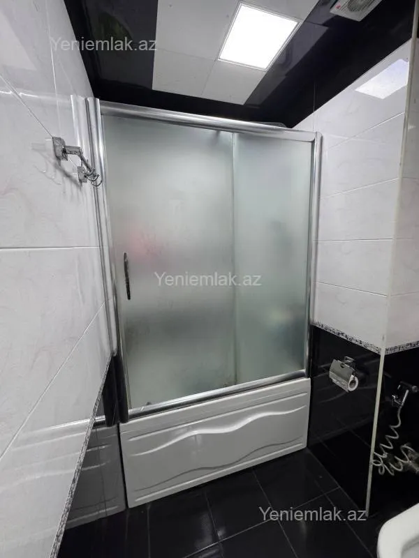 Satılır 3 otaqlı yeni tikili 85 m²