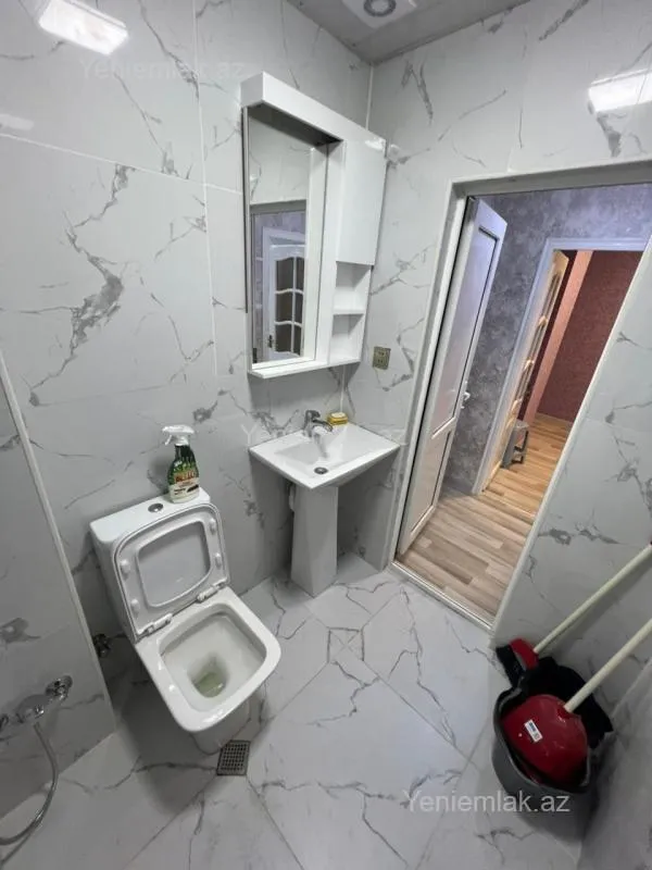 Satılır 3 otaqlı köhnə tikili 45 m²