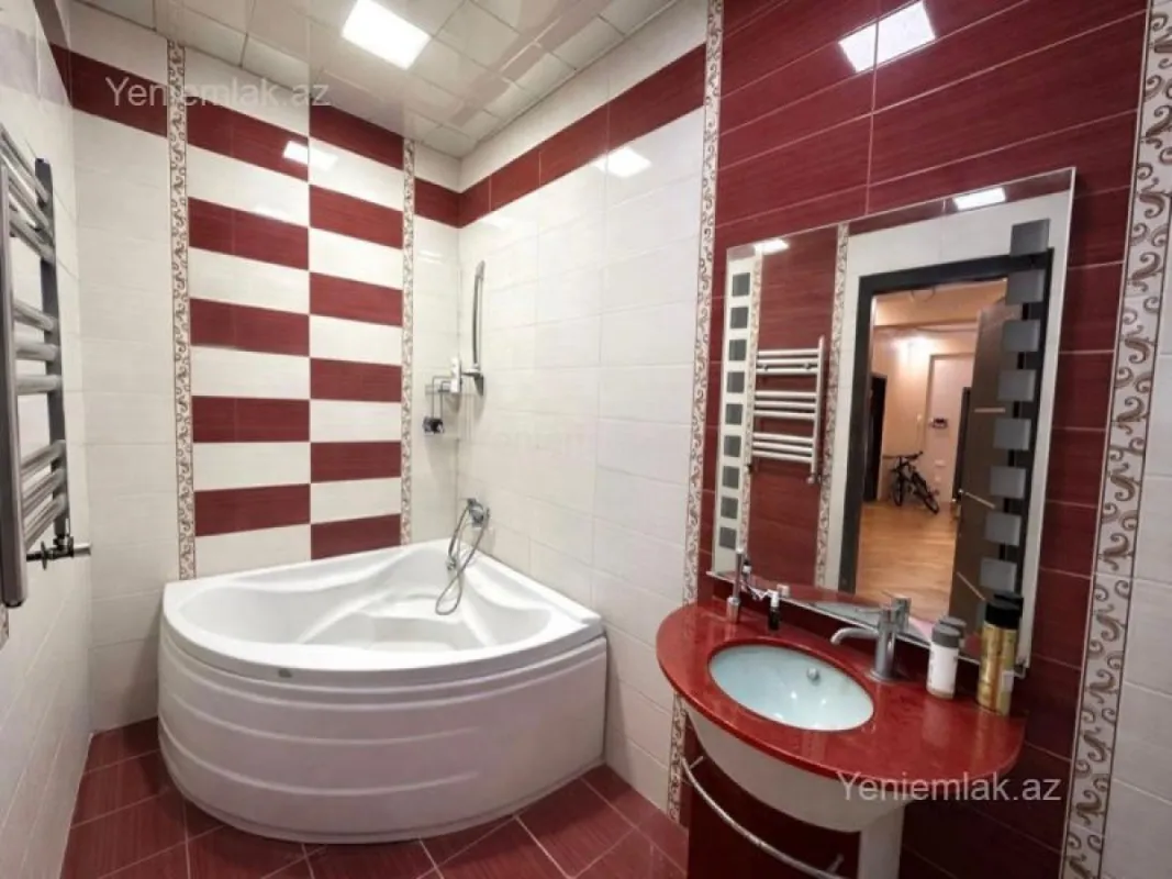 Satılır 3 otaqlı yeni tikili 144 m²