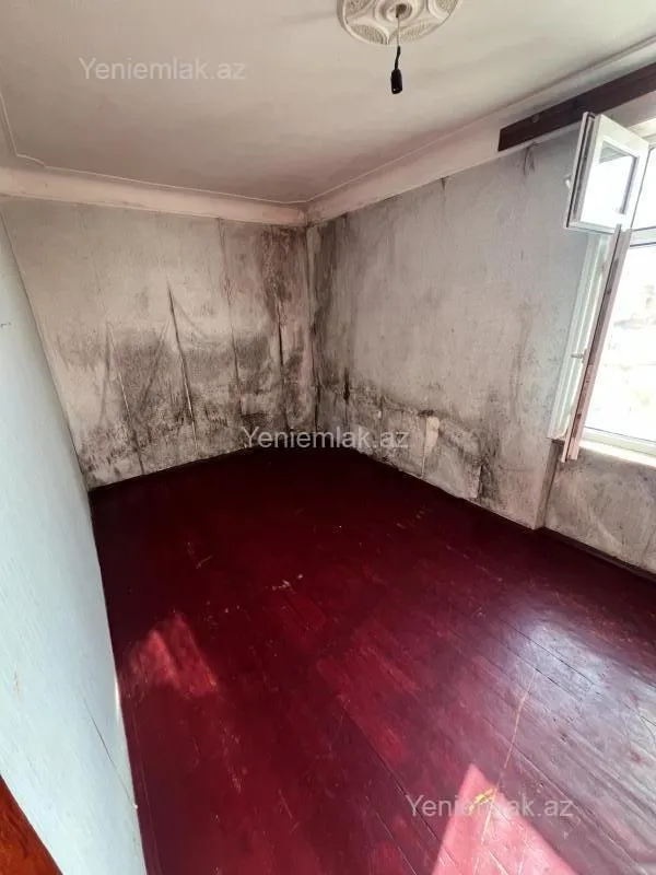Satılır 2 otaqlı köhnə tikili 45 m²