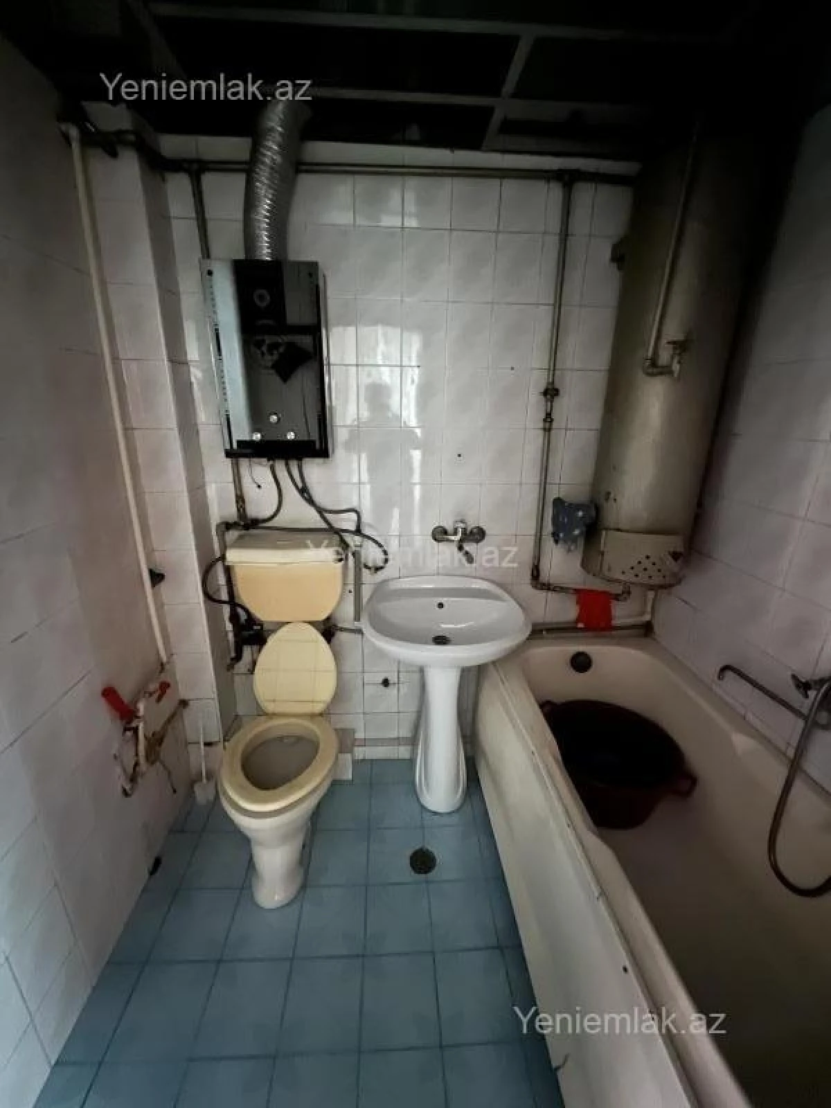 Satılır 2 otaqlı köhnə tikili 45 m²