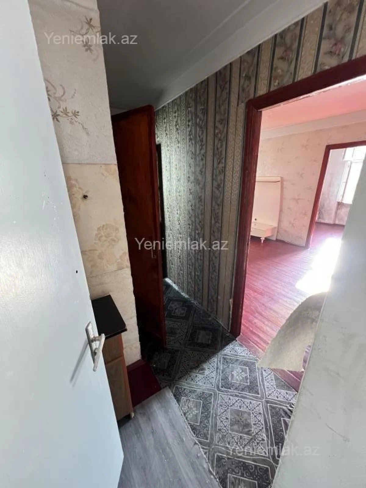 Satılır 2 otaqlı köhnə tikili 45 m²
