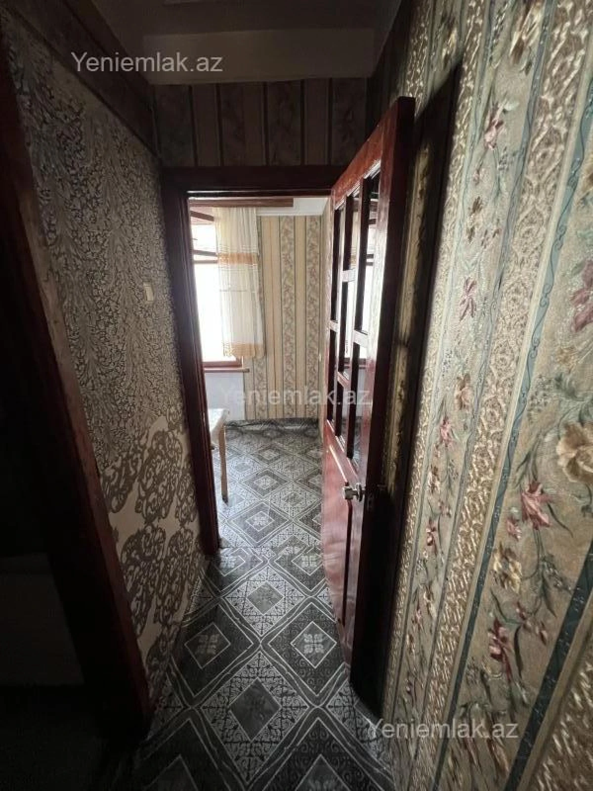 Satılır 2 otaqlı köhnə tikili 45 m²