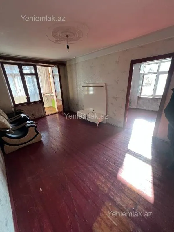 Satılır 2 otaqlı köhnə tikili 45 m²