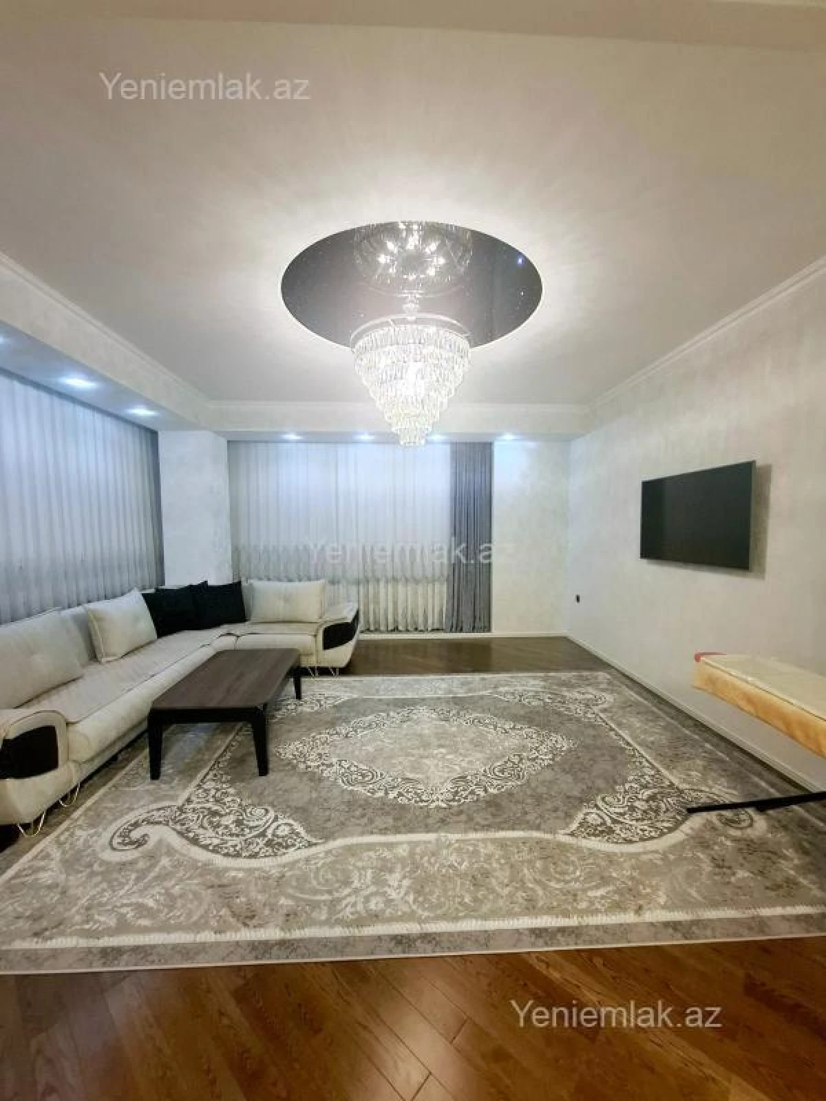 Satılır 3 otaqlı yeni tikili 137 m²
