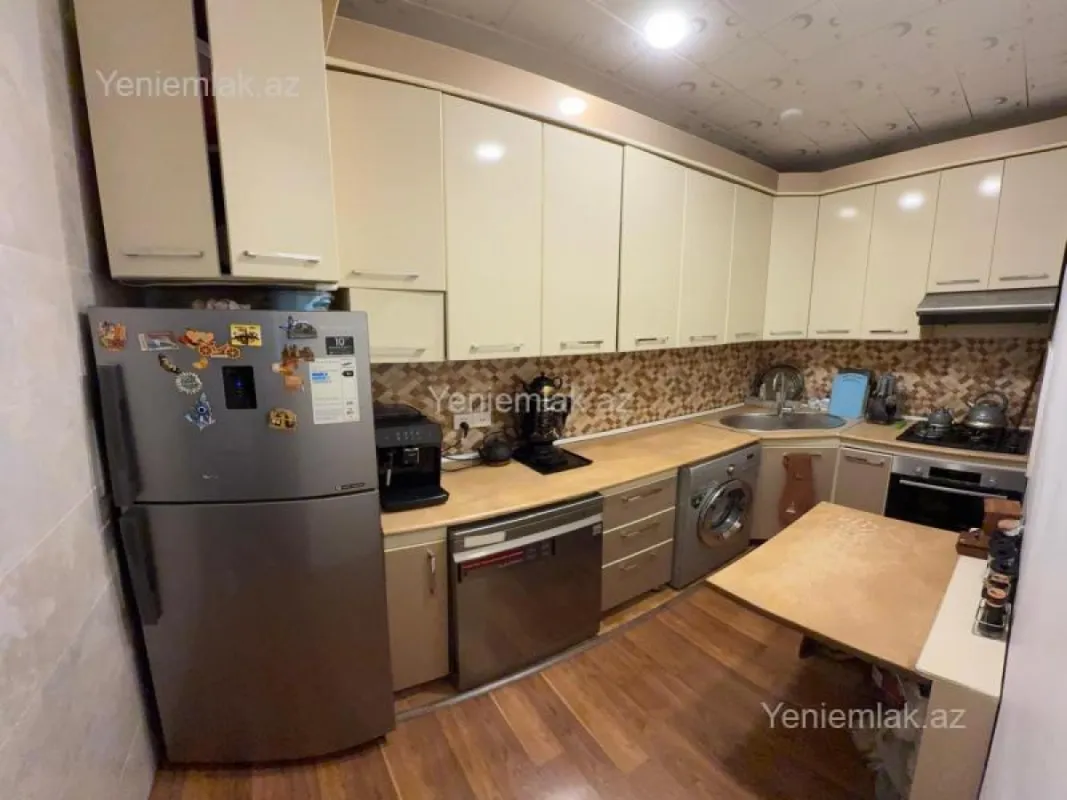 Satılır 3 otaqlı yeni tikili 86 m²