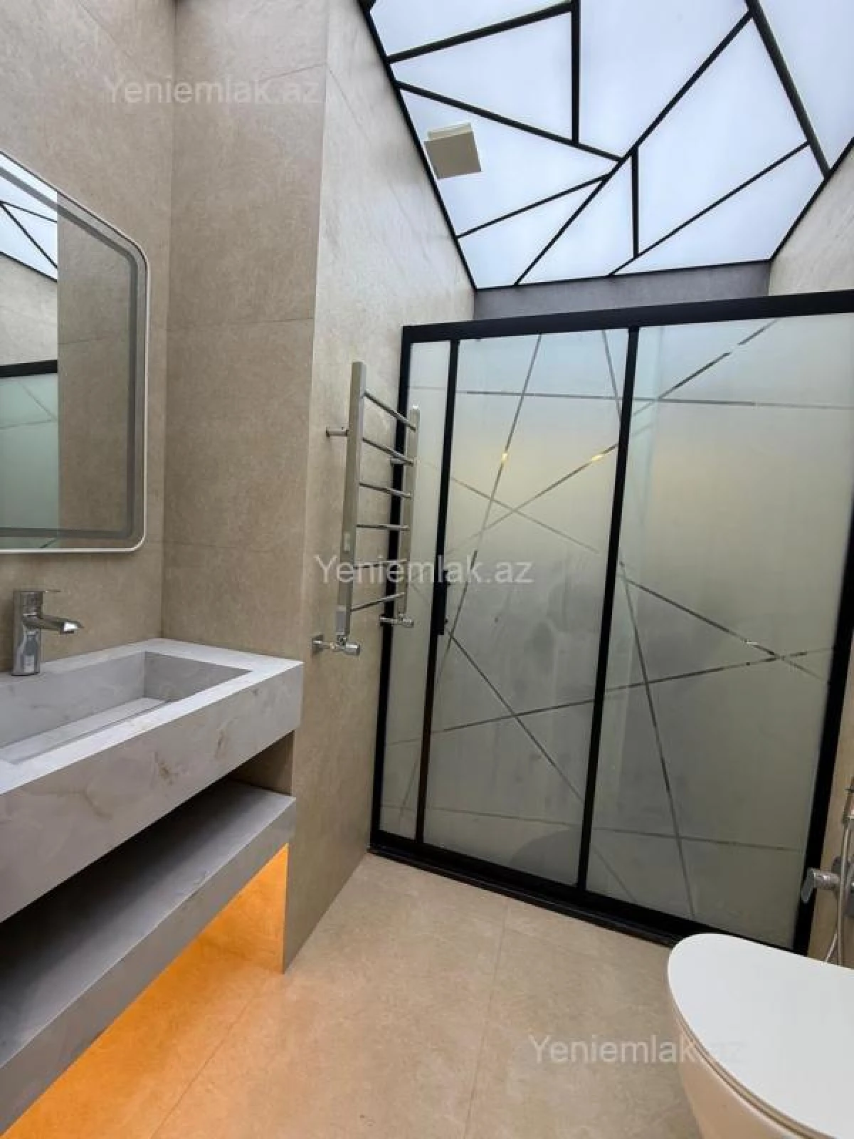 Satılır 3 otaqlı yeni tikili 108 m²