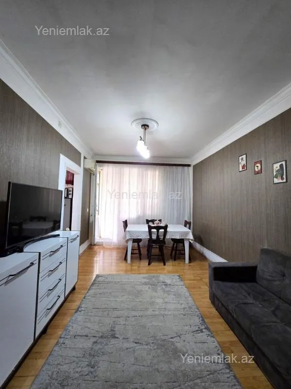 Satılır 3 otaqlı köhnə tikili 70 m²