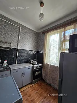 Satılır 3 otaqlı köhnə tikili 70 m²