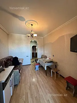 Satılır 2 otaqlı köhnə tikili 60 m²