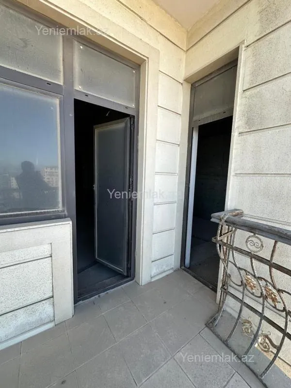 Satılır 4 otaqlı yeni tikili 160 m²