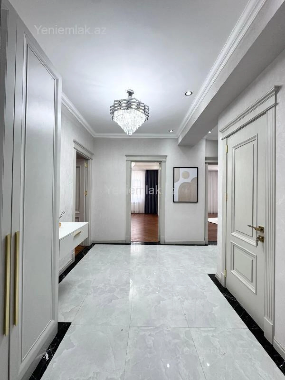 Satılır 3 otaqlı yeni tikili 138 m²