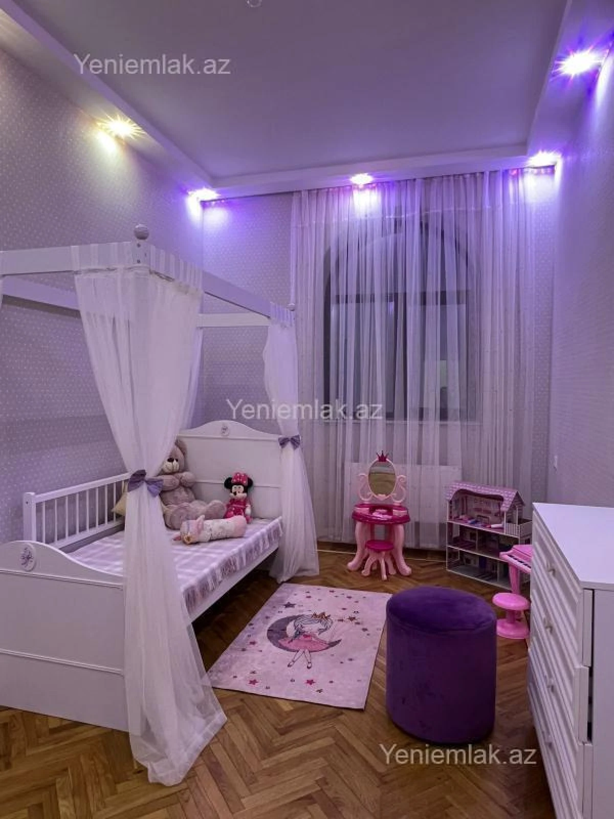 Satılır 6 otaqlı həyət evi 300 m²