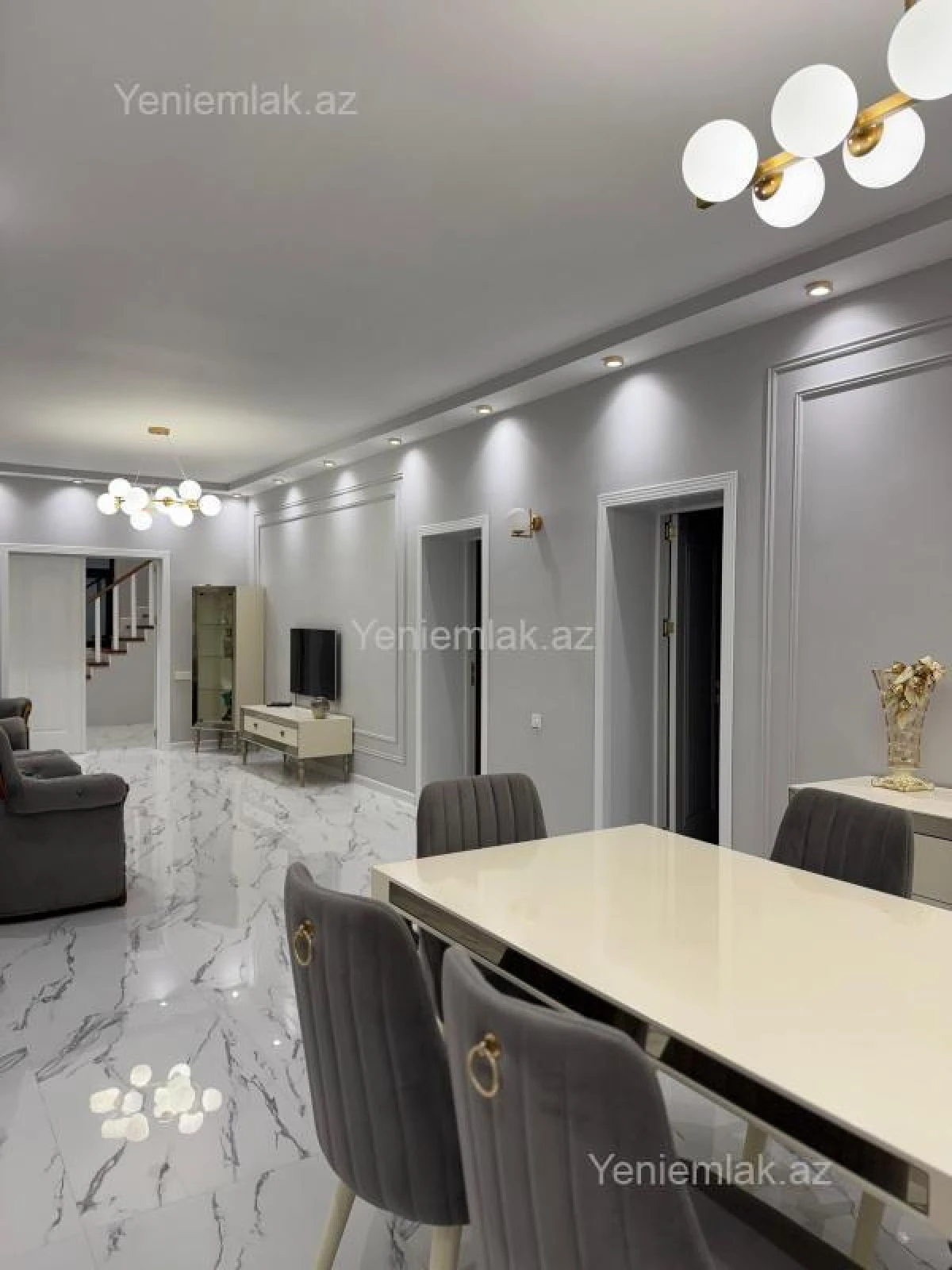 Satılır 6 otaqlı həyət evi 300 m²