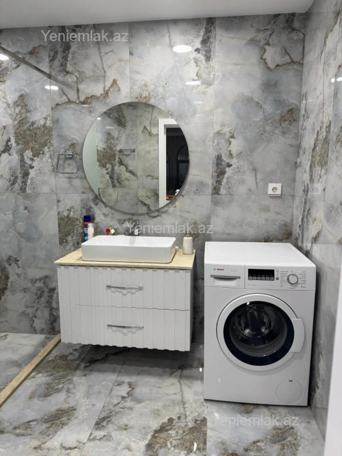 Satılır 6 otaqlı həyət evi 300 m²