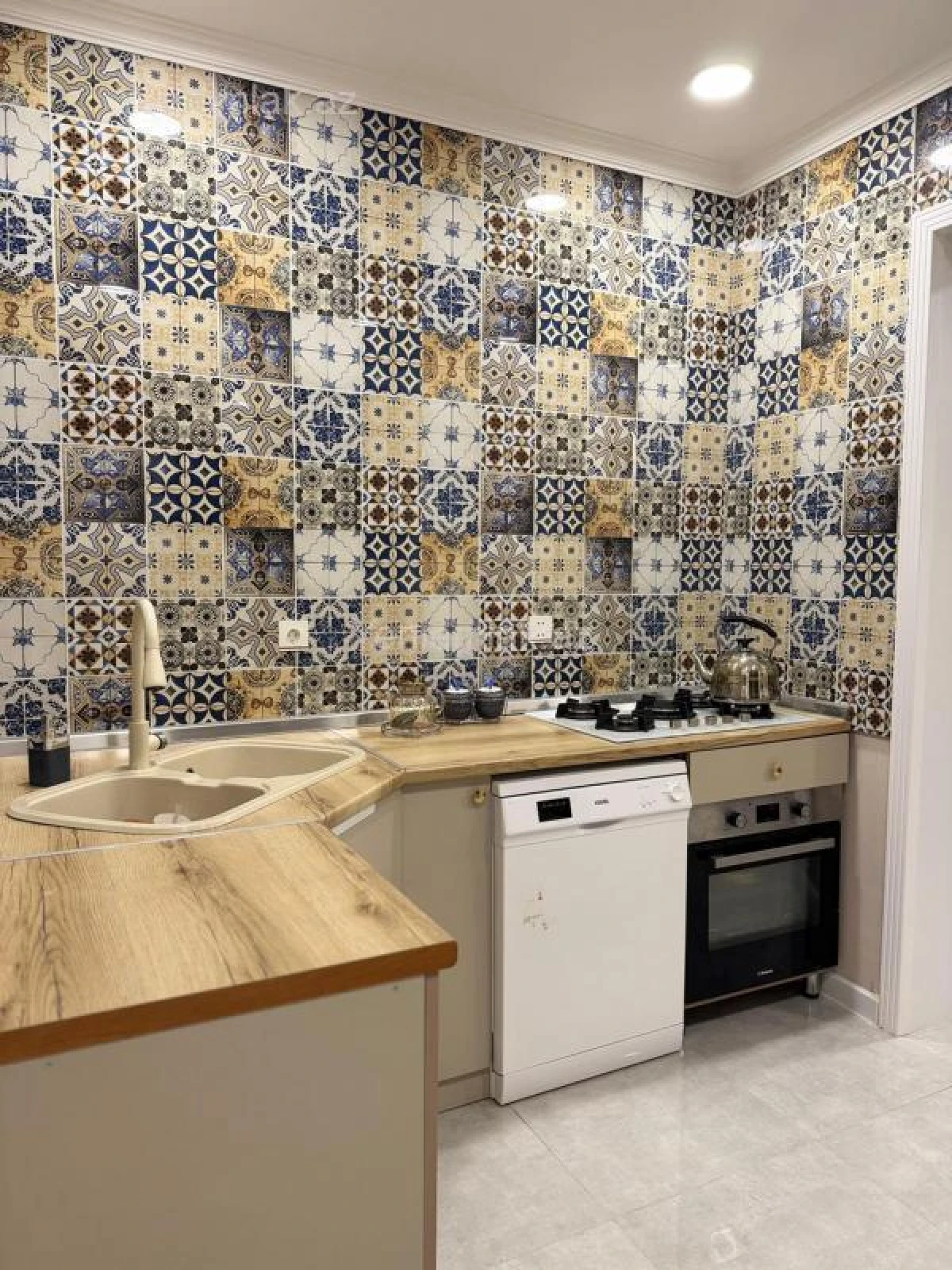 Satılır 6 otaqlı həyət evi 300 m²