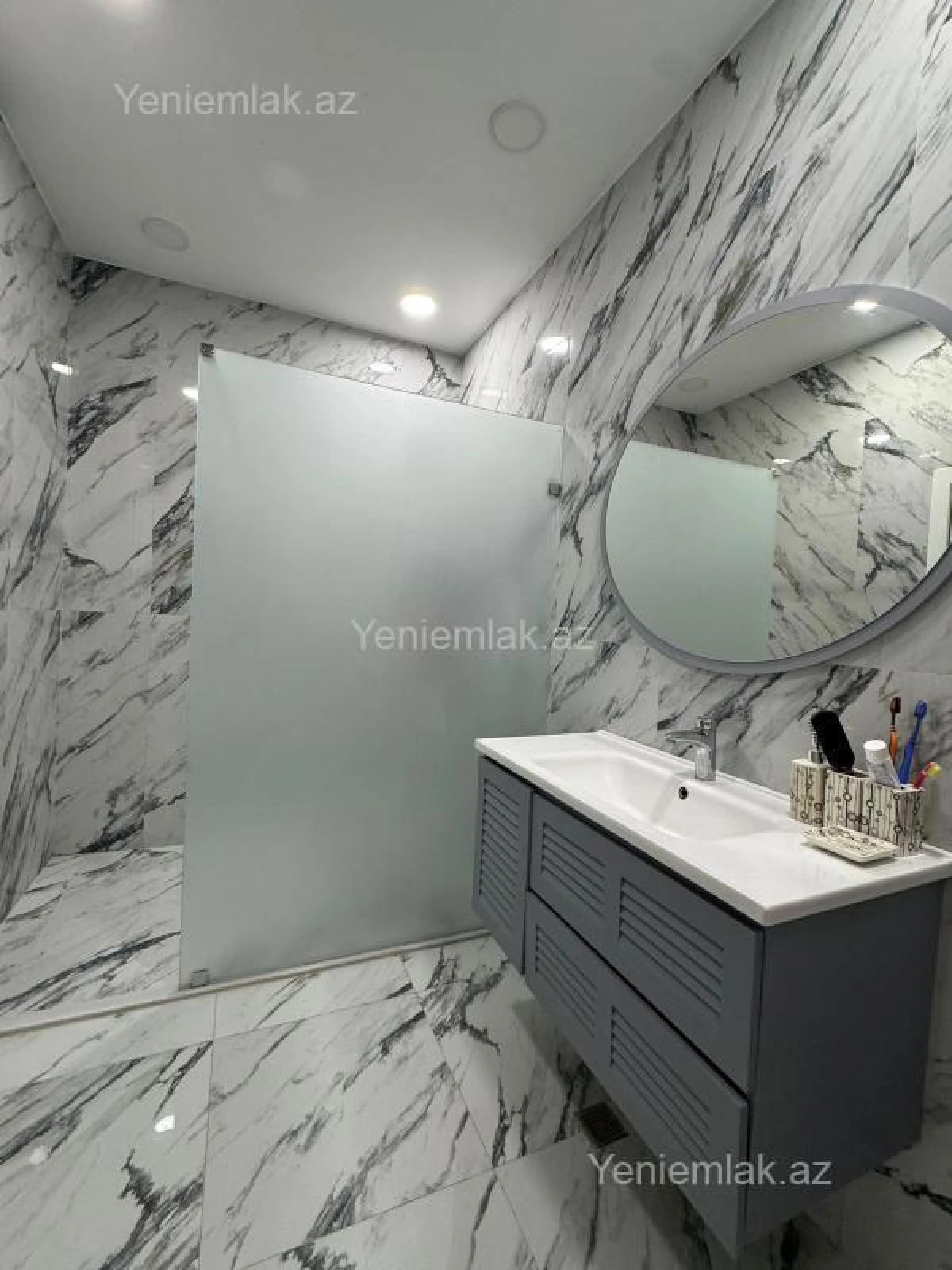 Satılır 6 otaqlı həyət evi 300 m²