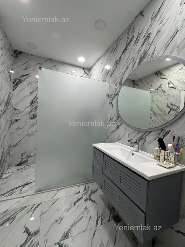 Satılır 6 otaqlı həyət evi 300 m²