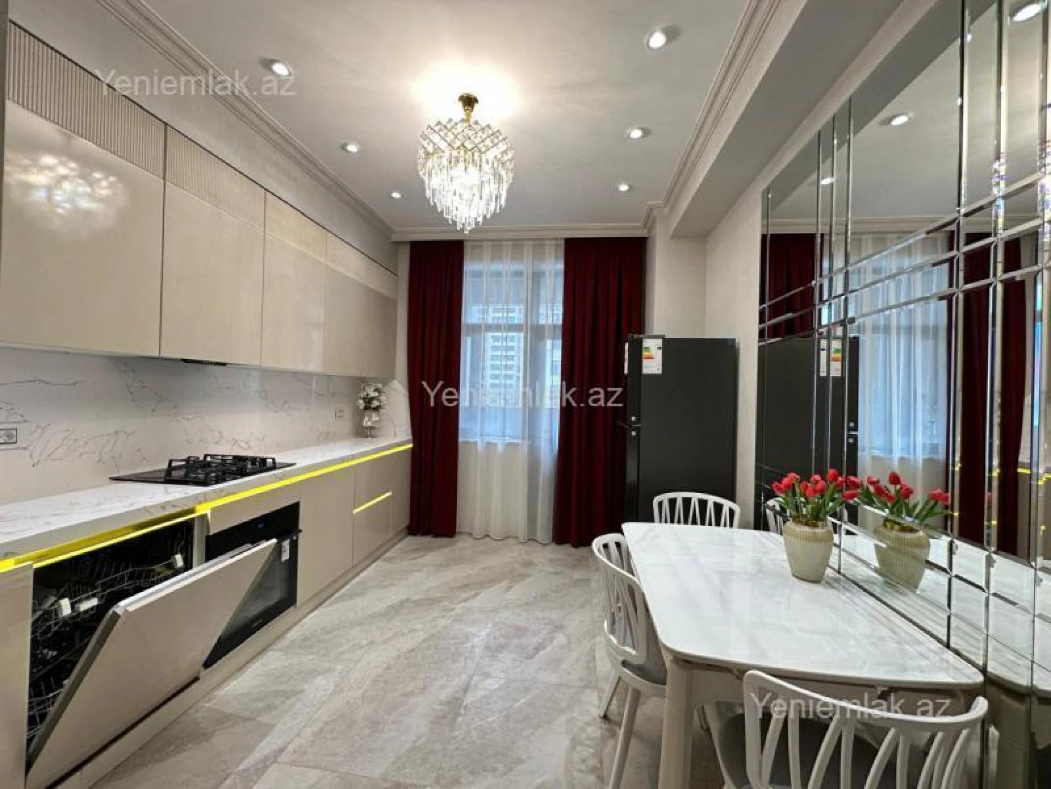 Satılır 3 otaqlı yeni tikili 118 m²