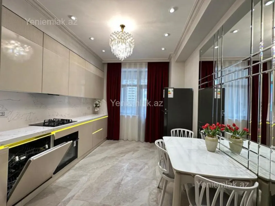 Satılır 3 otaqlı yeni tikili 118 m²