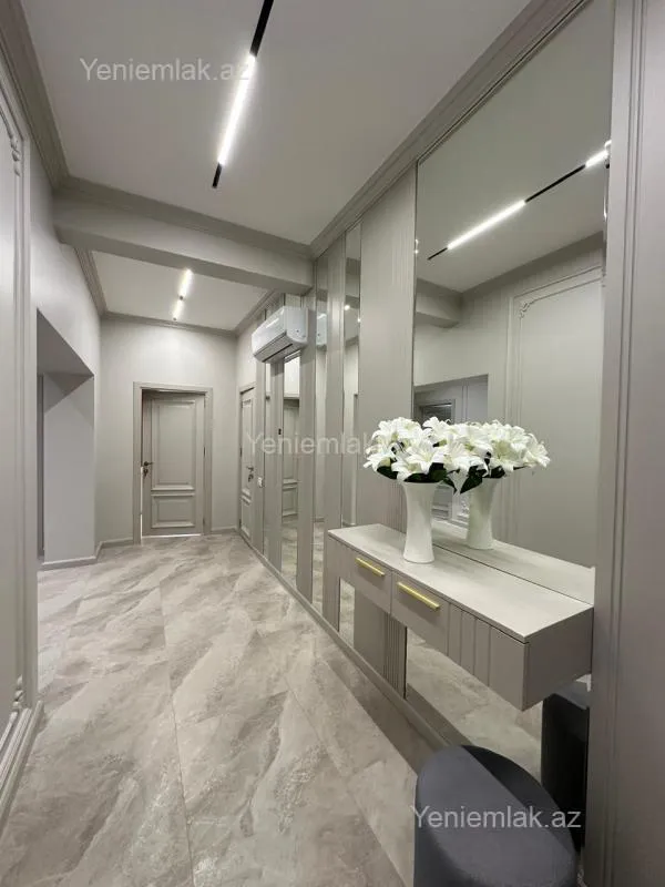 Satılır 3 otaqlı yeni tikili 112 m²