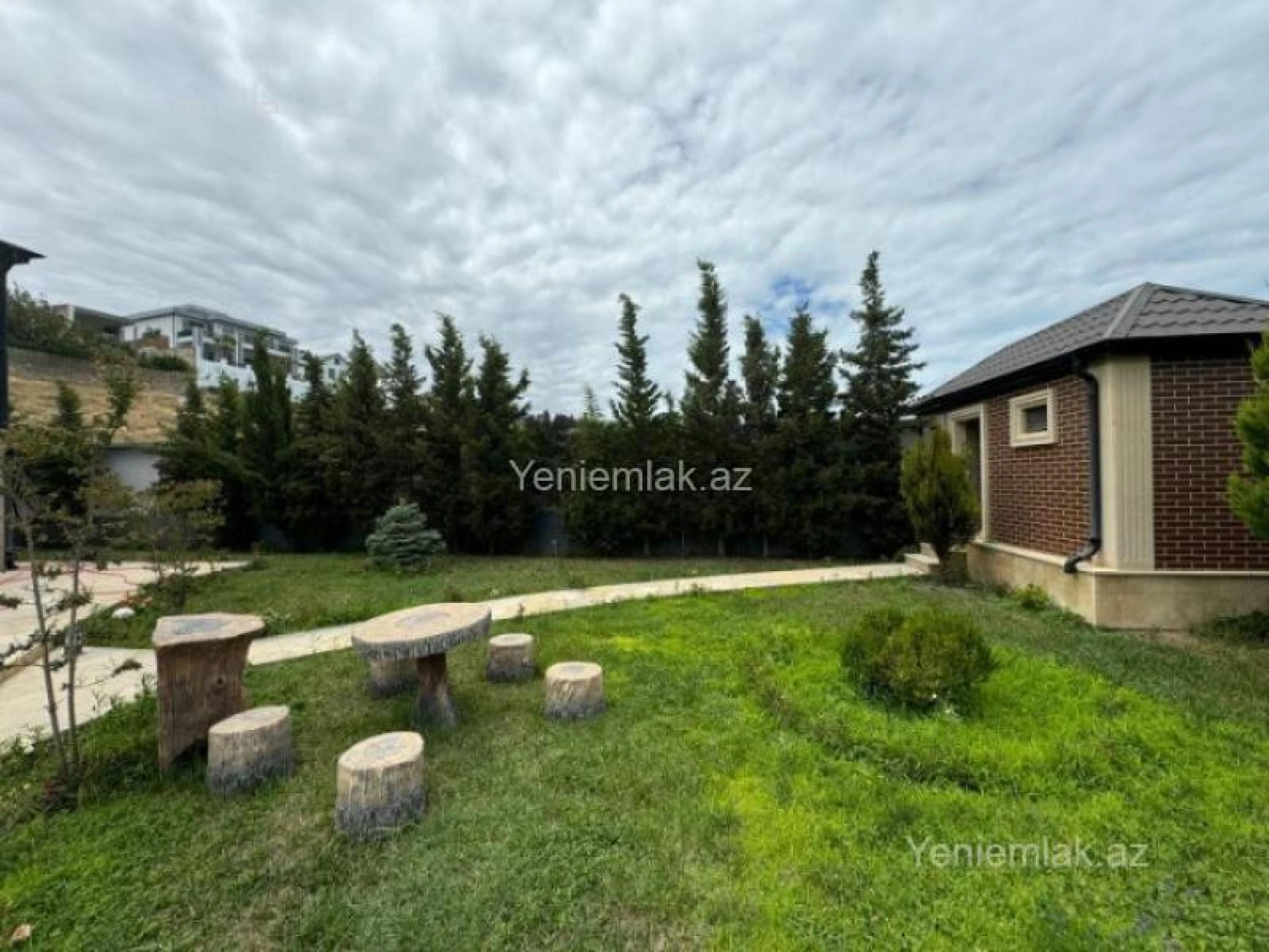 Satılır 5 otaqlı həyət evi 175 m²