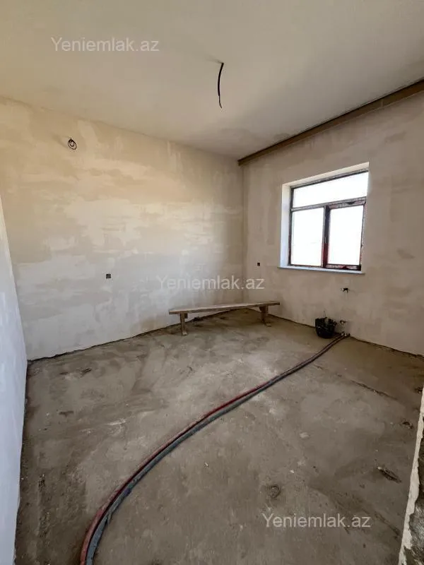 Satılır 6 otaqlı həyət evi 200 m²