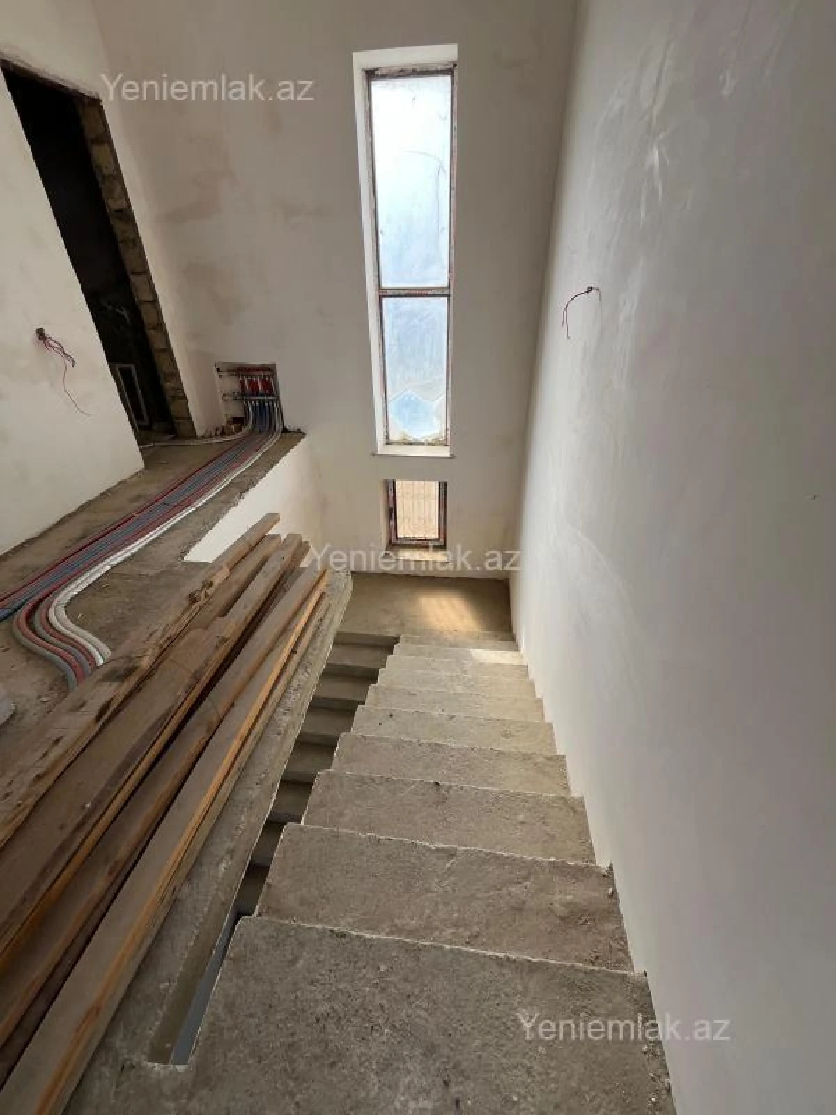 Satılır 6 otaqlı həyət evi 200 m²