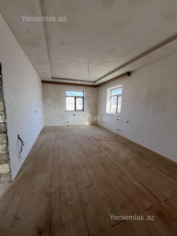 Satılır 6 otaqlı həyət evi 200 m²