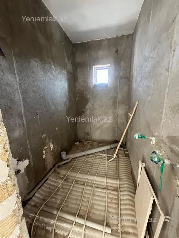 Satılır 6 otaqlı həyət evi 200 m²
