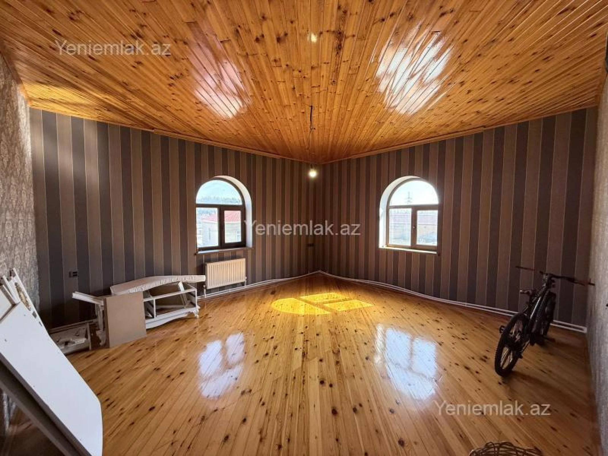 Satılır 6 otaqlı həyət evi 220 m²