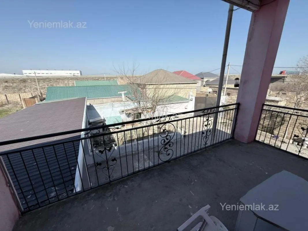 Satılır 6 otaqlı həyət evi 220 m²