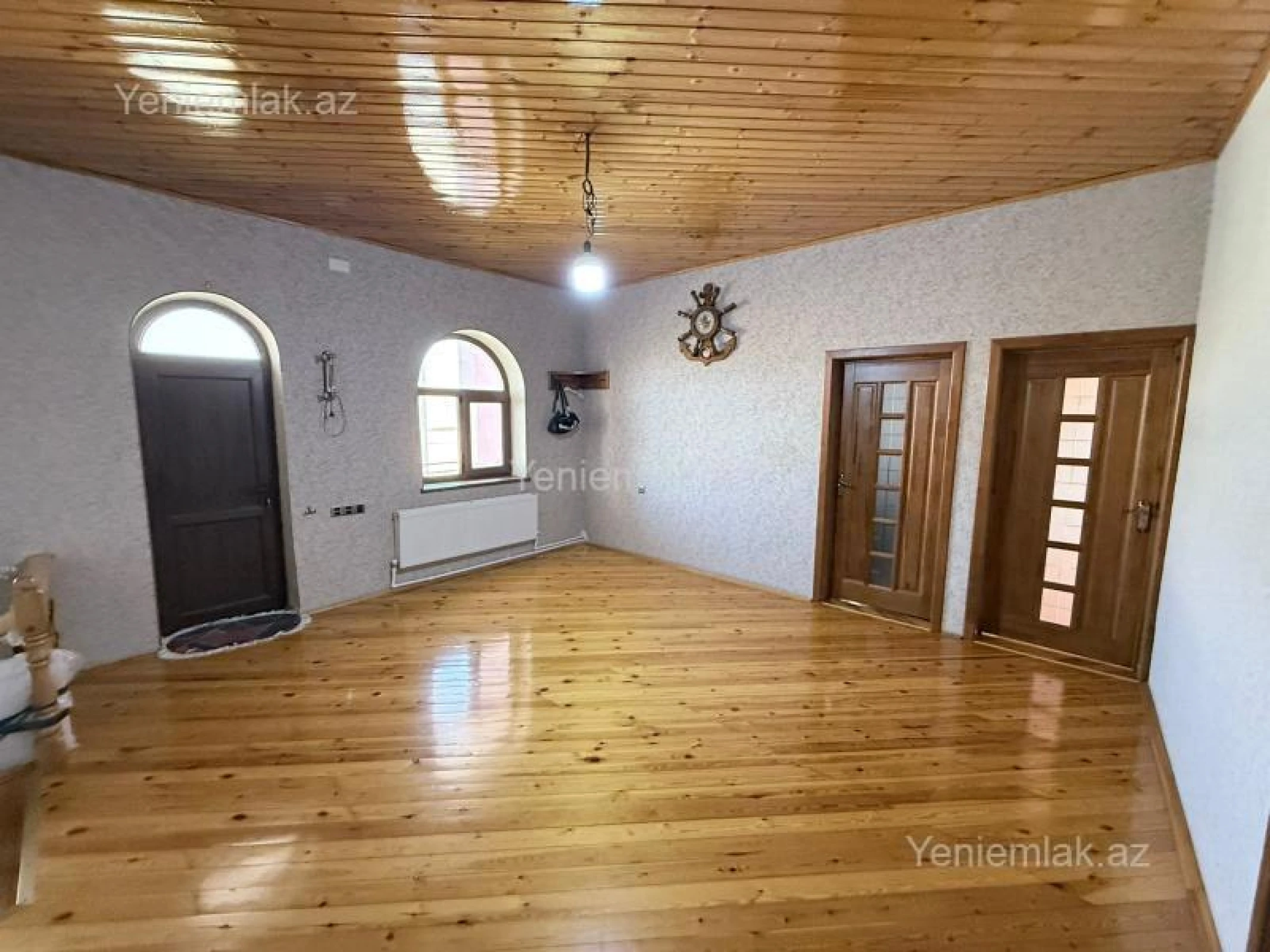 Satılır 6 otaqlı həyət evi 220 m²