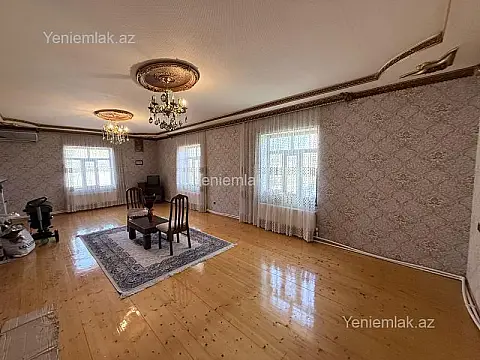 Satılır 6 otaqlı həyət evi 220 m²