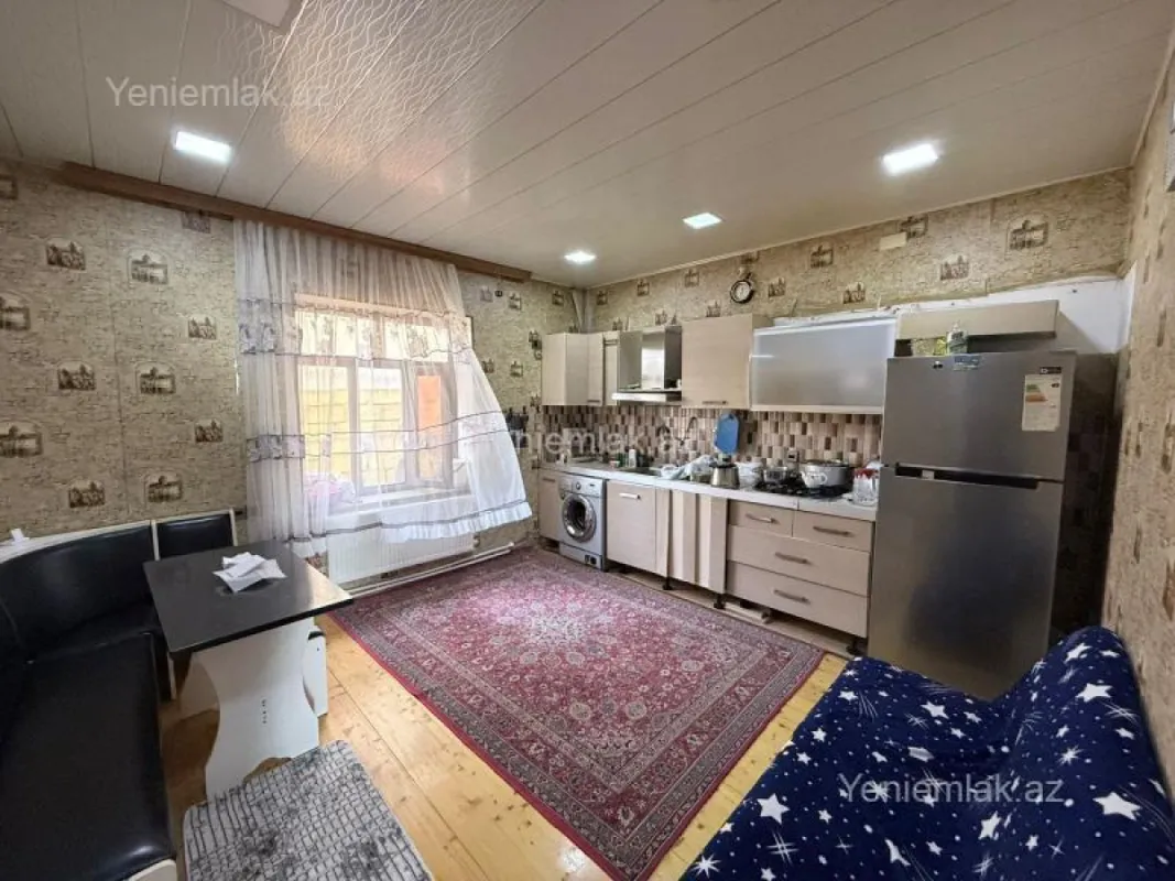 Satılır 6 otaqlı həyət evi 220 m²