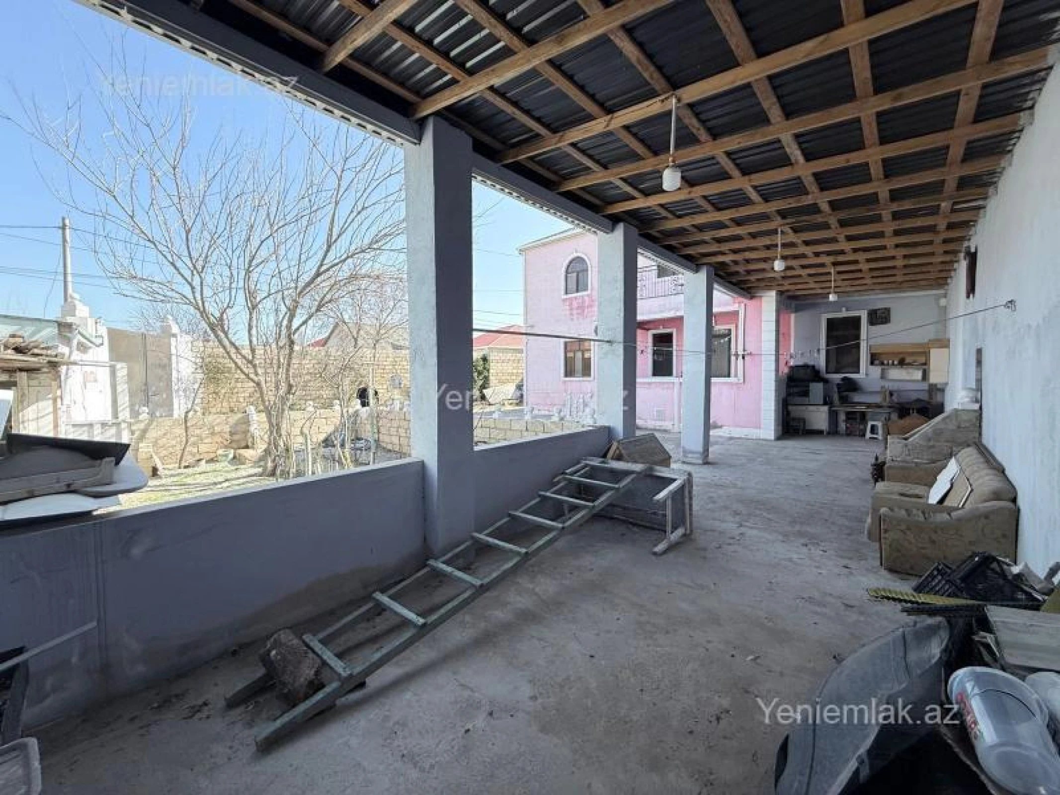 Satılır 6 otaqlı həyət evi 220 m²