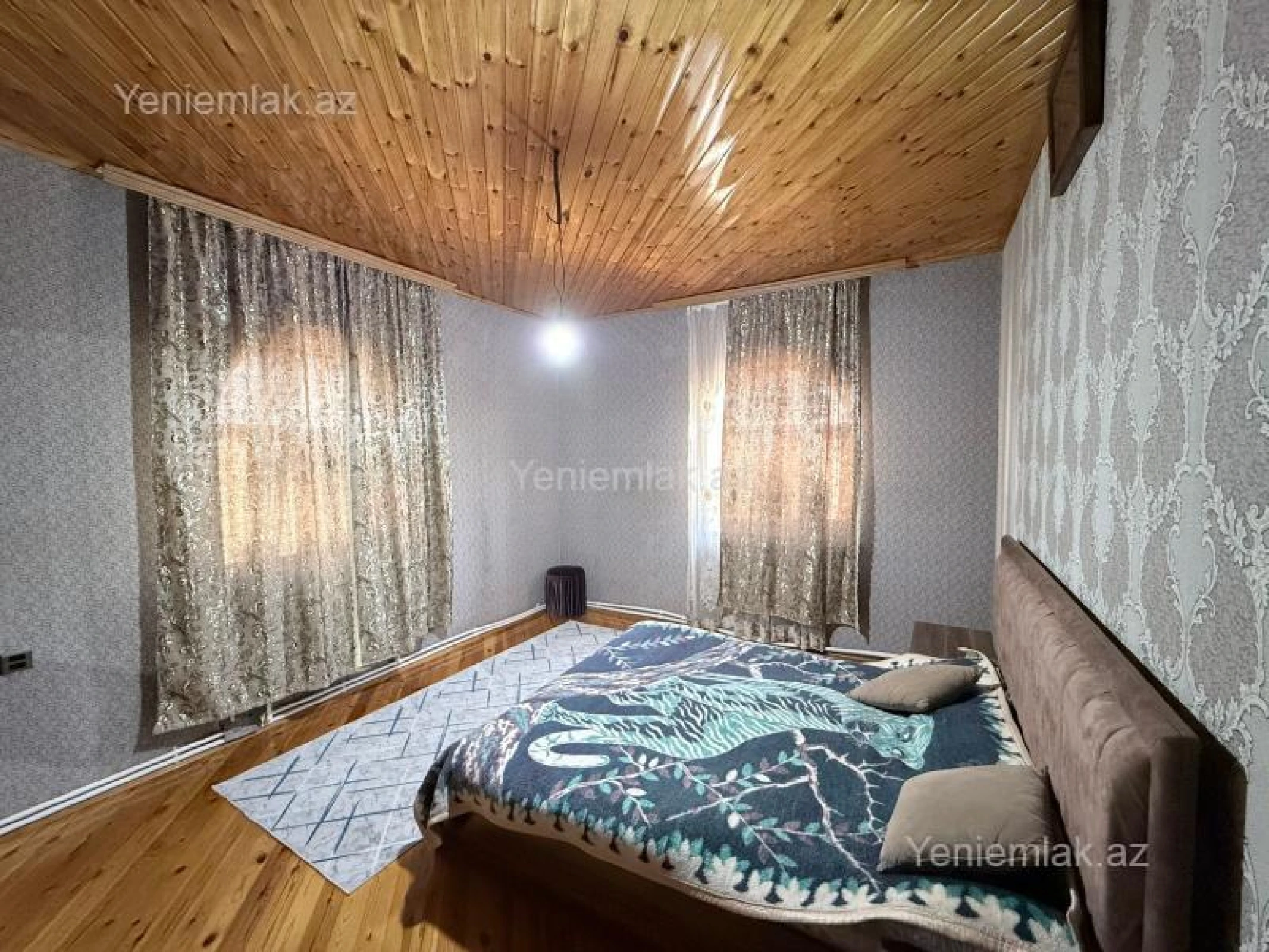 Satılır 6 otaqlı həyət evi 220 m²