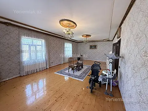 Satılır 6 otaqlı həyət evi 220 m²