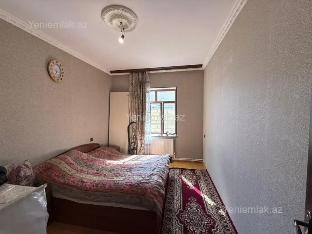 Satılır 6 otaqlı həyət evi 220 m²
