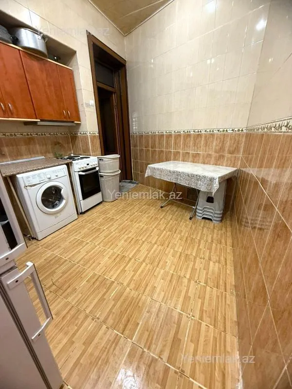 Satılır 3 otaqlı köhnə tikili 105 m²