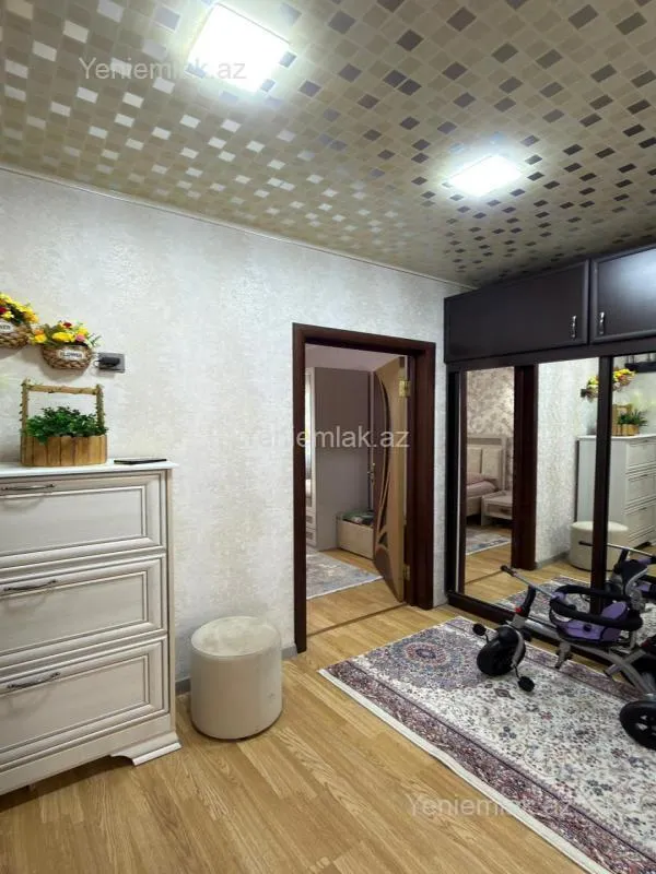 Satılır 2 otaqlı köhnə tikili 55 m²